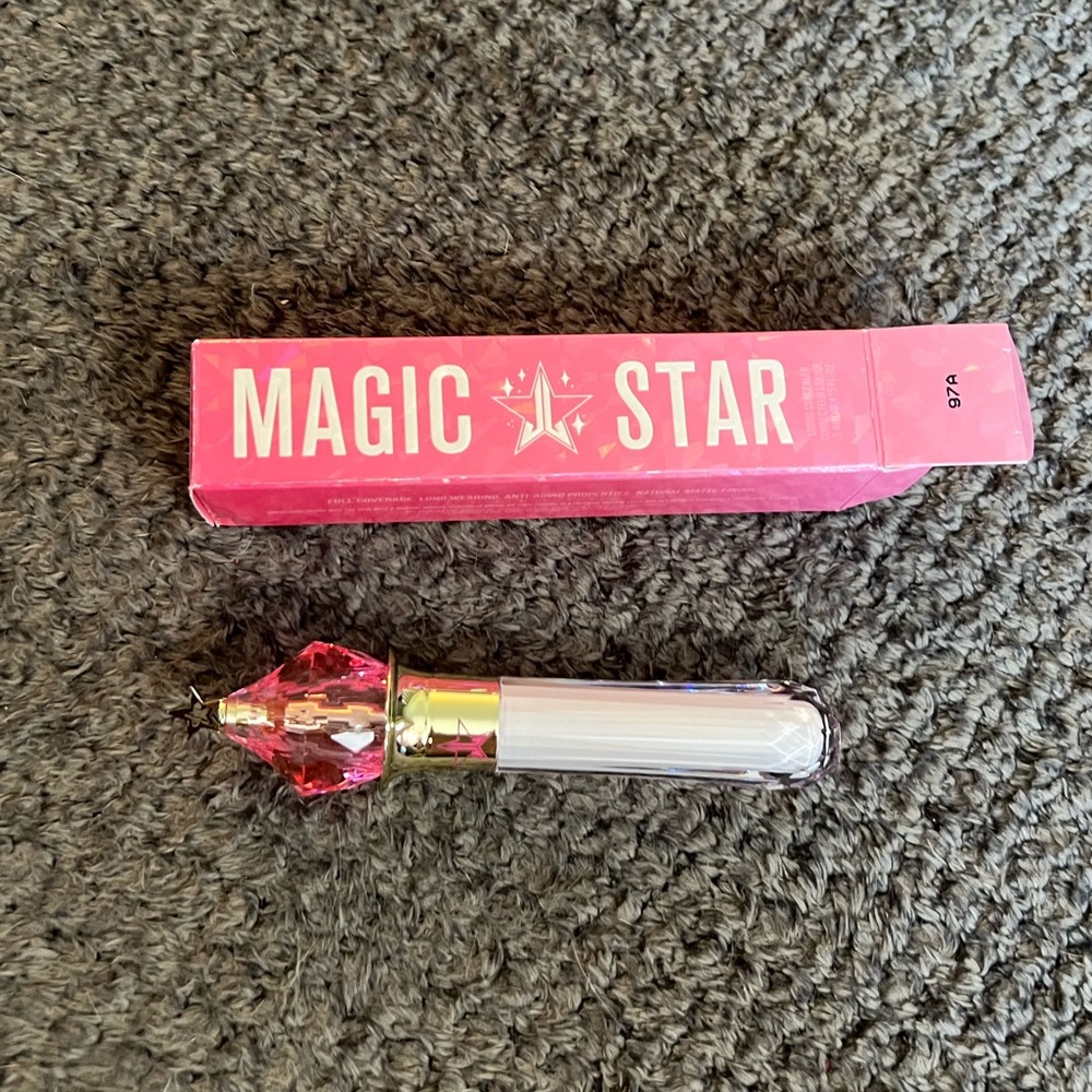 Jeffree Star Cosmetics magic star concealer
